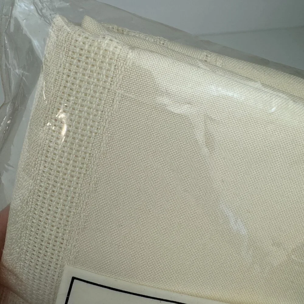 Vtg Bardwil Linens Pack of 4 Cloth Dinner Napkins 17inchx17 inch Off White Cream